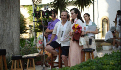 “Ayşe Tatile Çıktı” Filminden İlk Sahne ve Vizyon Tarihi