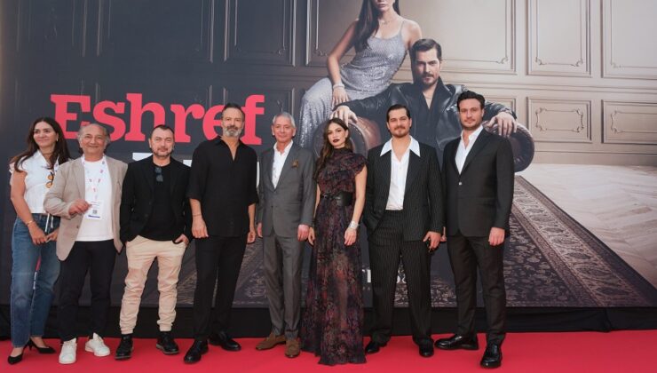 Çağatay Ulusoy ve Demet Özdemir Cannes’da Fırtına Kopardı